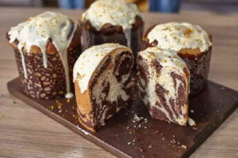 Мраморный кулич с изюмом